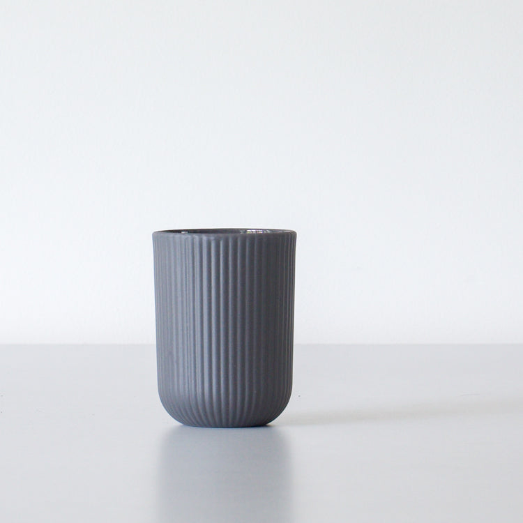 Archive Studio Koffiemok rib donkergrijs 150 ml